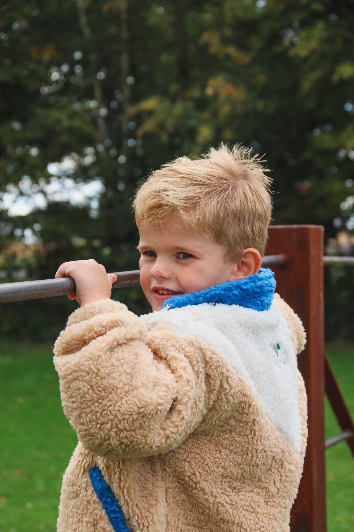 Teddy Jacket colourblock blue - Sproet & Sprout