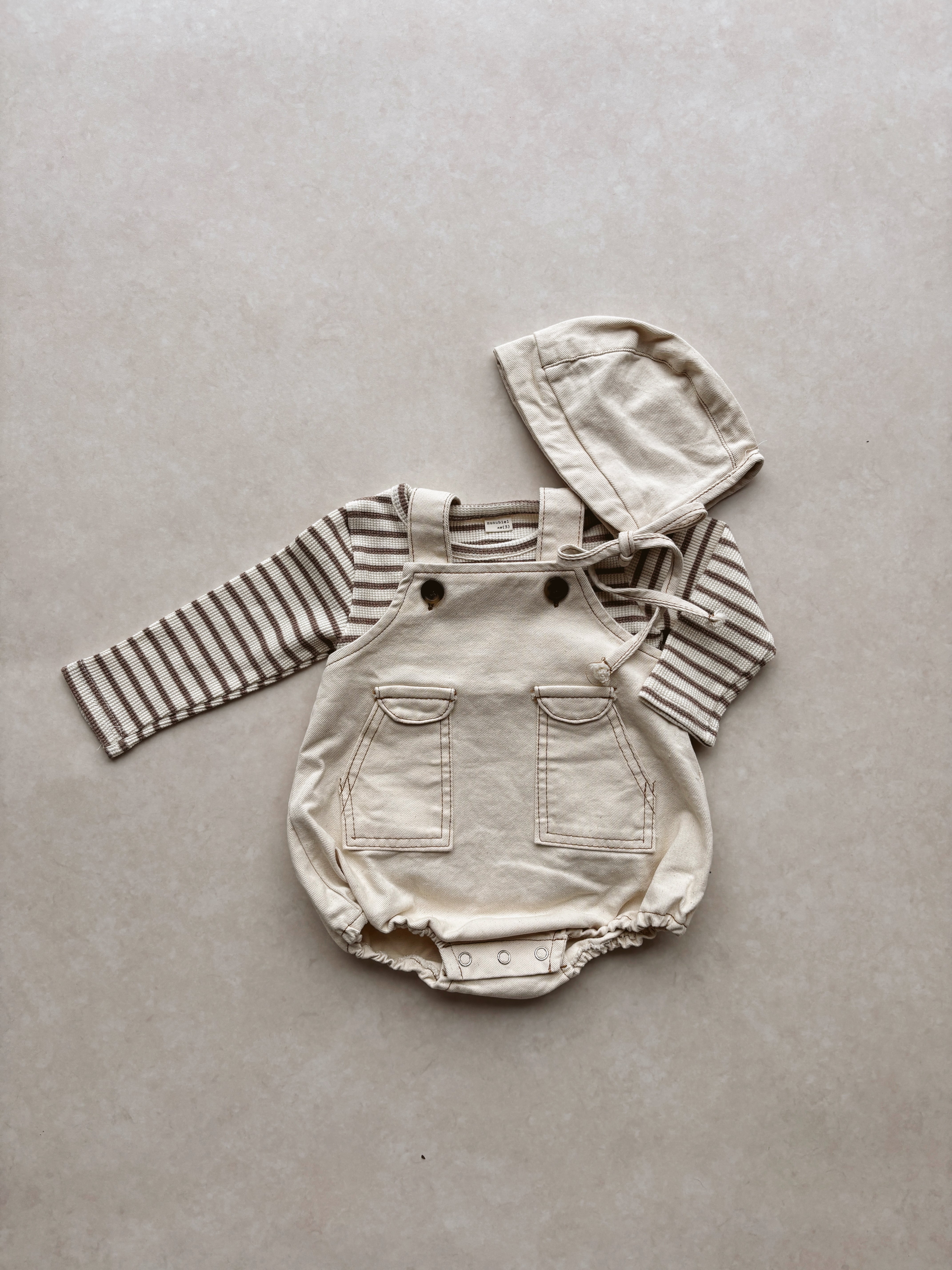 Baby pocket romper + hat