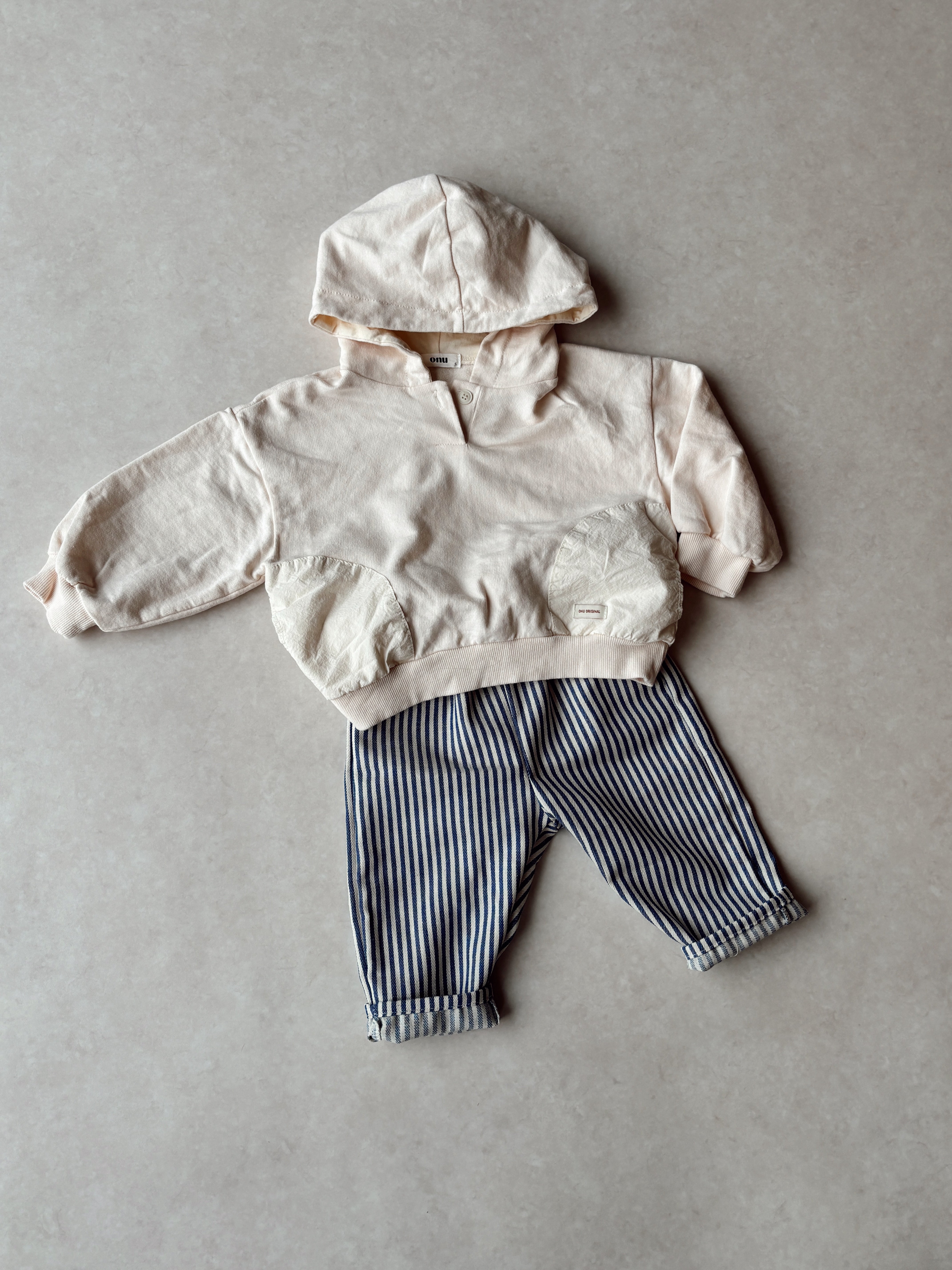 Pocket hoodie sweater