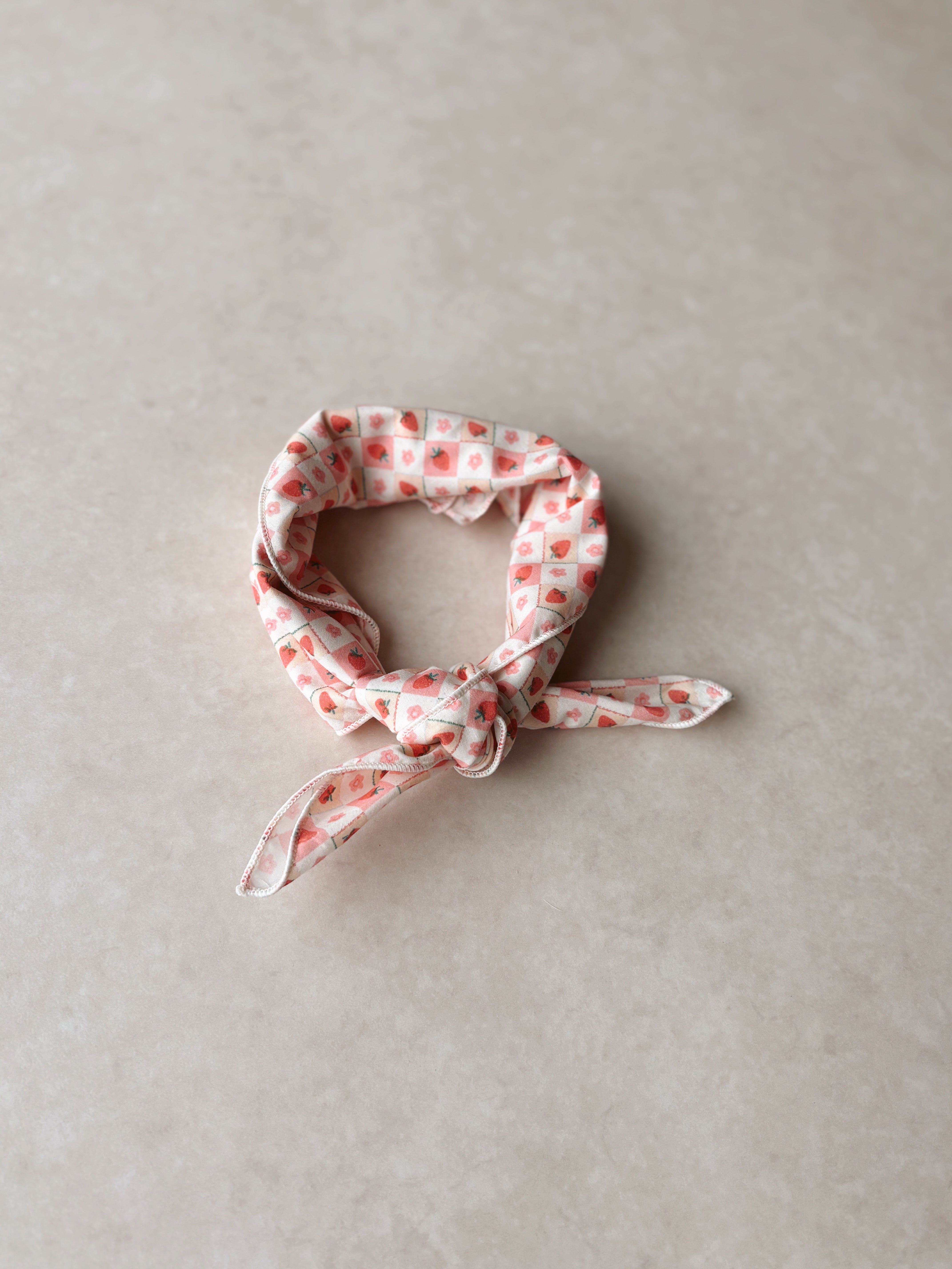 Arona strawberry scarf - Pink